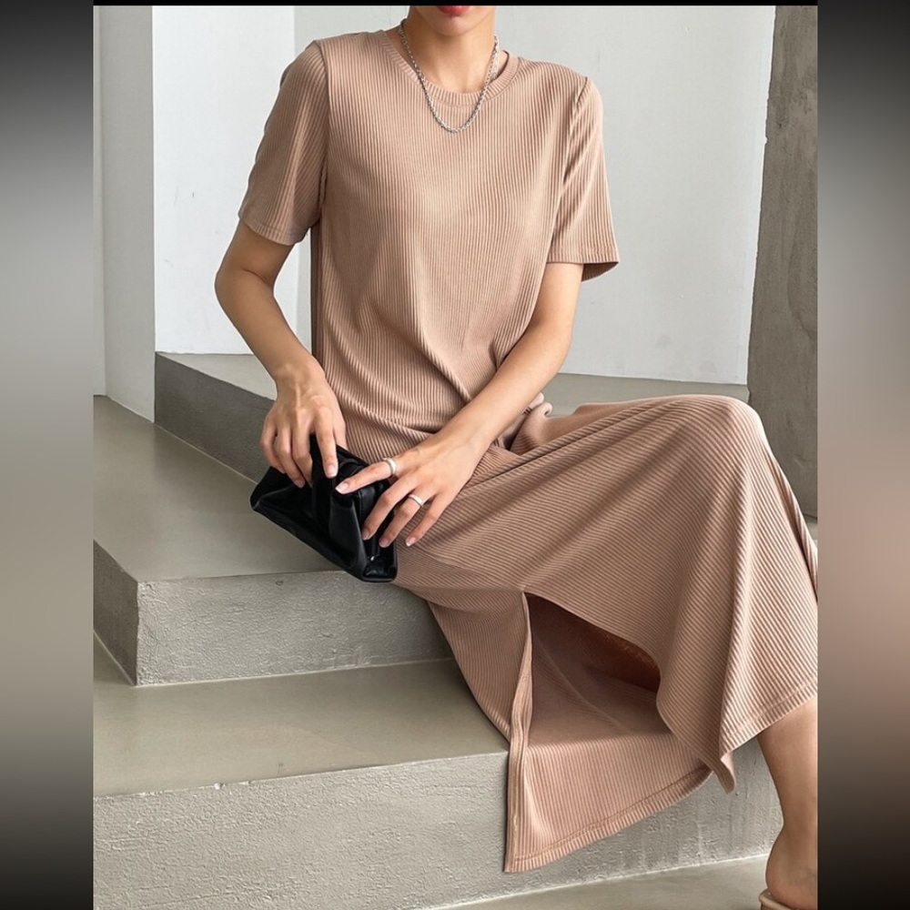Elegant Tan Ribbed Dress